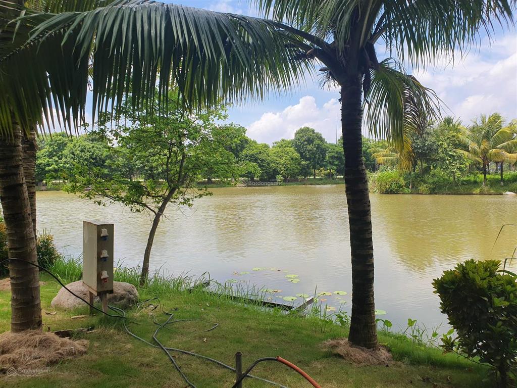 Cần bán căn biệt thự song lập đảo ecopark. diện tích 360m2 vườn rộng