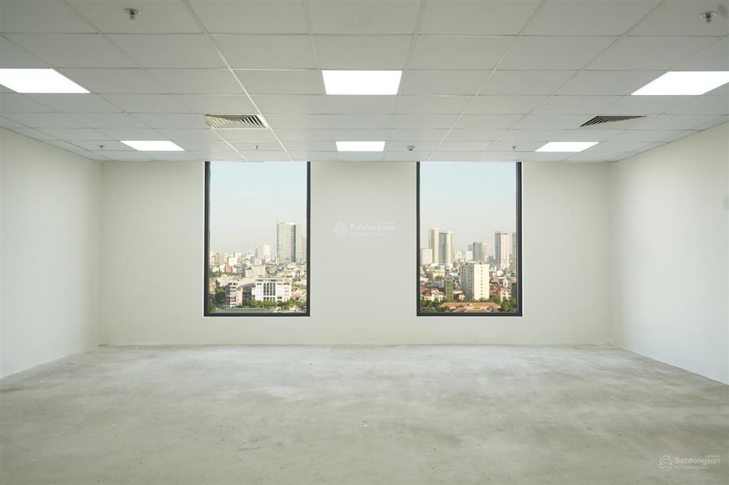 Cho thuê sàn văn phòng  thương mại 200m2 tiêu chuẩn 5* tại 136 hồ tùng mậu  miễn phí 1 năm dv