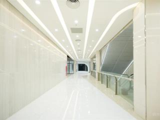 Cho thuê sàn văn phòng  thương mại 200m2 tiêu chuẩn 5* tại 136 hồ tùng mậu  miễn phí 1 năm dv