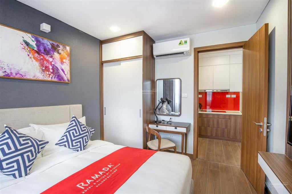 Chính chủ cho thuê gấp căn 2 phòng ngủ toà ramada hạ long, giá 7 triệu, đủ đồ, vào luôn