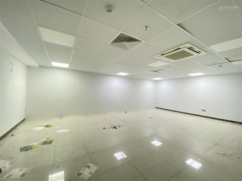 Chính chủ cần cho thuê mặt bằng 730m2 giá hợp lý, vào luôn, vị trí trung tâm thuận tiện kinh doanh