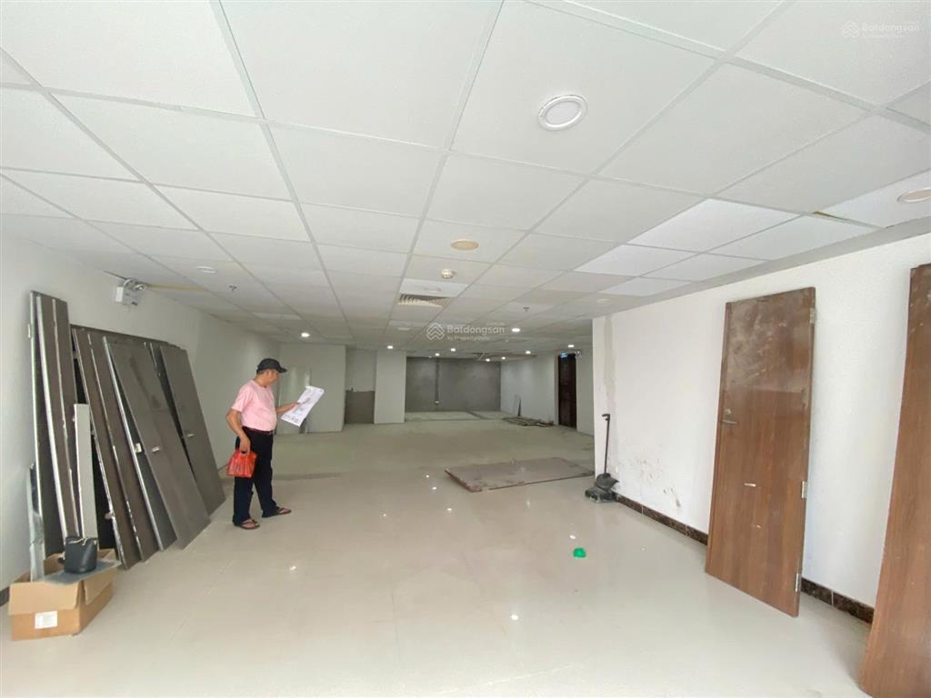 Chính chủ cần cho thuê mặt bằng 730m2 giá hợp lý, vào luôn, vị trí trung tâm thuận tiện kinh doanh