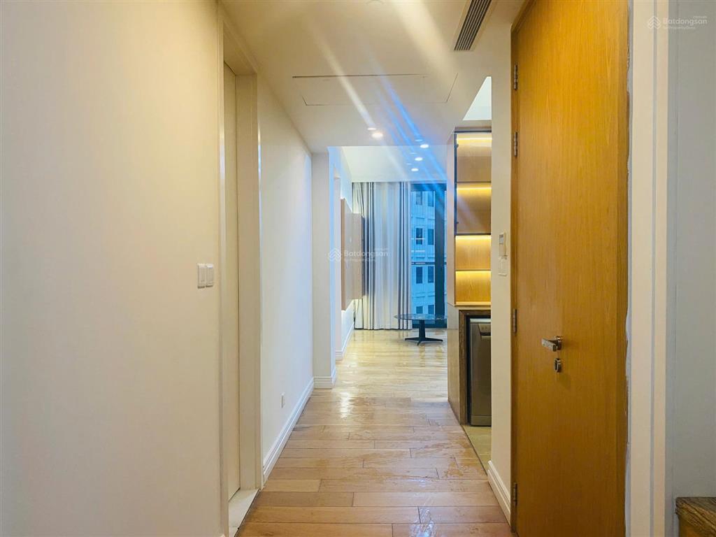 Chính chủ cần bán gấp căn 3pn toà iph xuân thủy, view đẹp, hướng mát, giá thị trường !