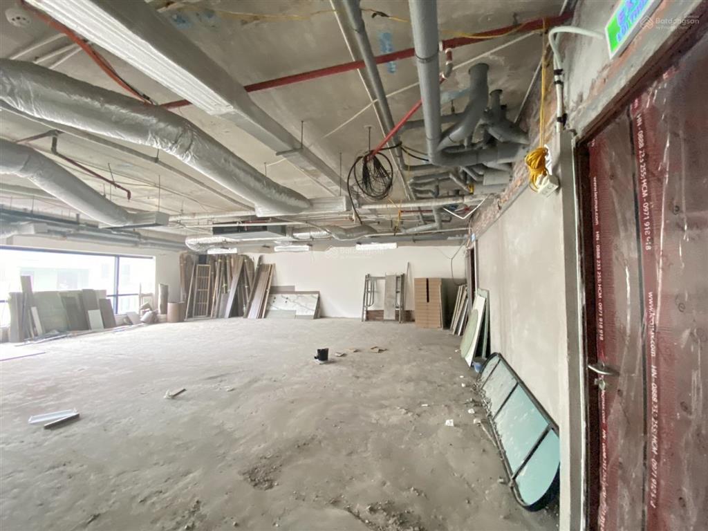 Chính chủ cho thuê full sàn 1000m2 văn phòng, tầng 3, tòa chung cư trung tâm hồng gai, hl