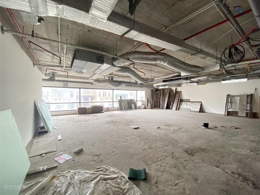 Chính chủ cho thuê full sàn 1000m2 văn phòng, tầng 3, tòa chung cư trung tâm hồng gai, hl