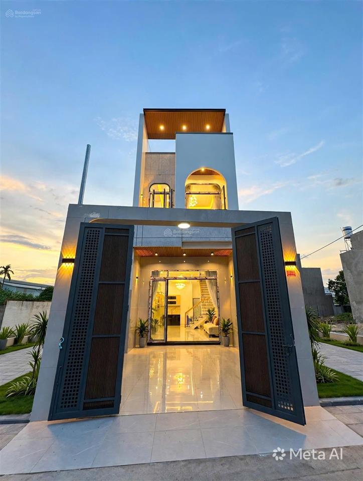 Bán nhà mặt phố kinh doanh tốt 3,x tỷ 0901 554 ***
