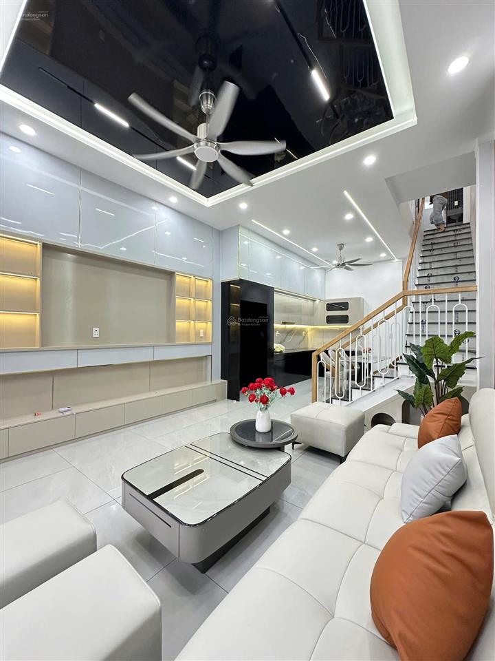 Bán nhà mặt phố kinh doanh tốt 3,x tỷ 0901 554 ***