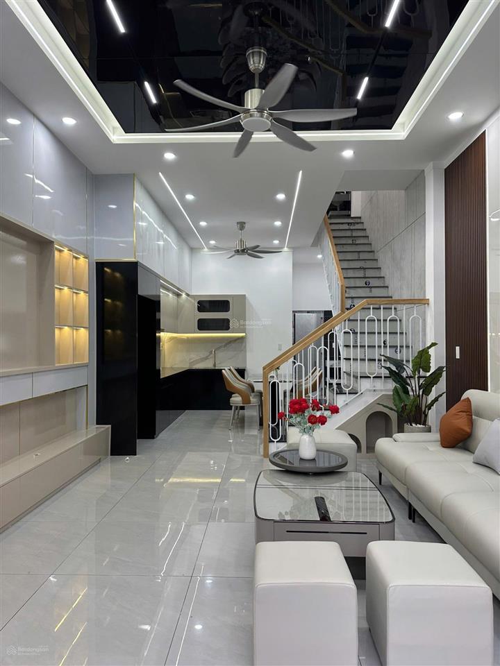 Bán nhà mặt phố kinh doanh tốt 3,x tỷ 0901 554 ***