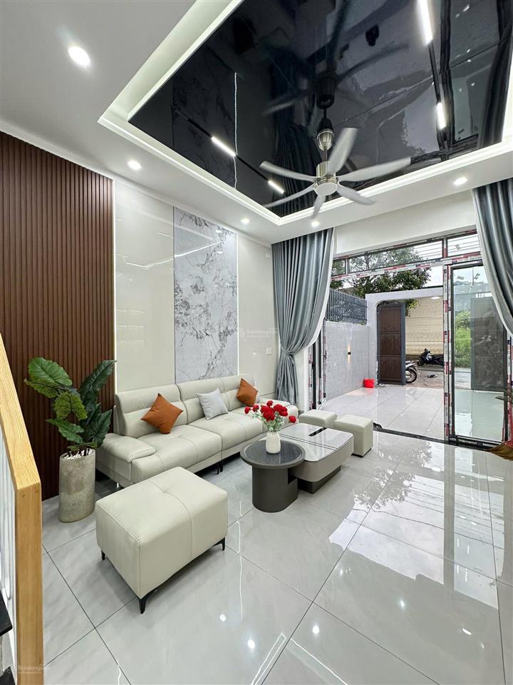 Bán nhà mặt phố kinh doanh tốt 3,x tỷ 0901 554 ***