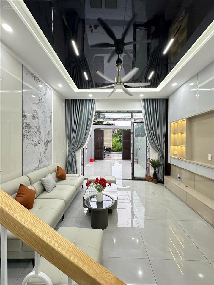 Bán nhà mặt phố kinh doanh tốt 3,x tỷ 0901 554 ***