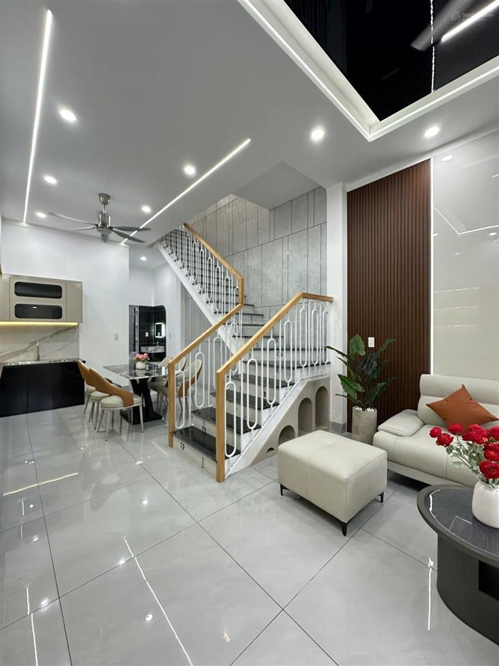 Bán nhà mặt phố kinh doanh tốt 3,x tỷ 0901 554 ***