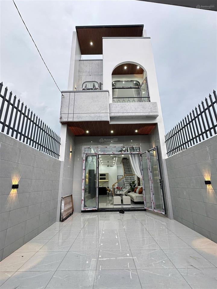 Bán nhà mặt phố kinh doanh tốt 3,x tỷ 0901 554 ***