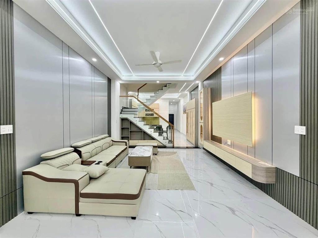 Bán nhà 2 lầu khu tái định cư bửu hòa