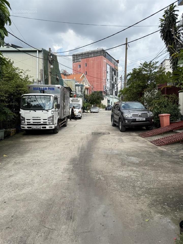 Bán ngộp bank  giảm 1tỷ5 còn 9tỷ5  [4,73 x17]
80m2  đường rộng 10m , q7  không qh, pl chuẩn