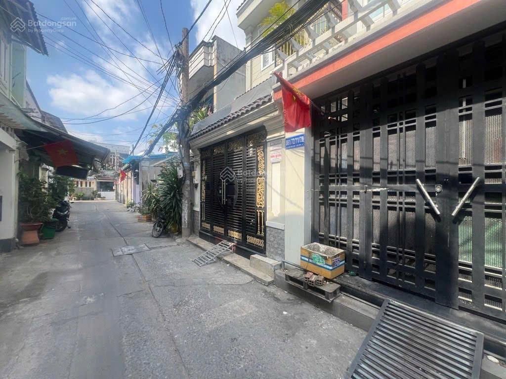 Q7  hẻm 1 sẹc, lô góc nhà xây tâm huyết  42m2 ngang 5m  3 tầng  giá ngộp bank 5 tỷ 29