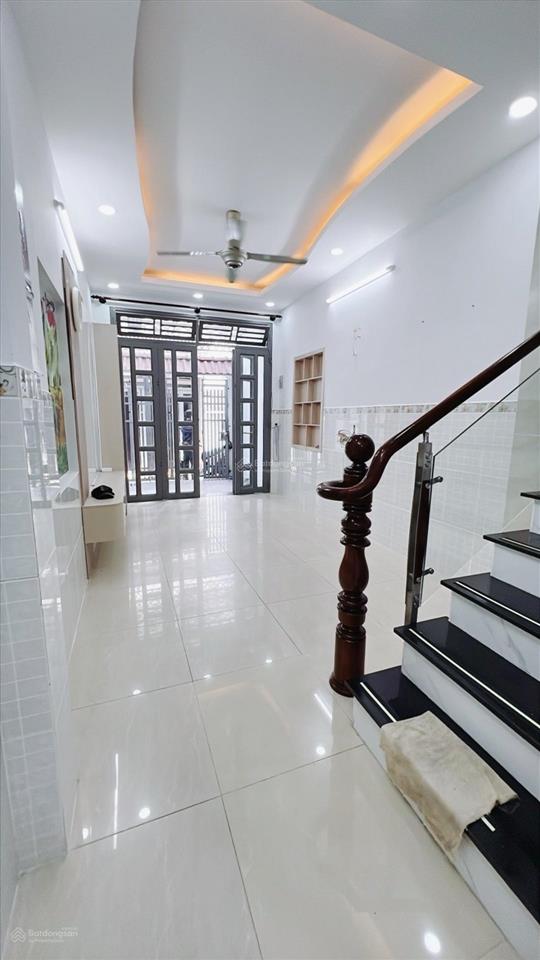 Nhà mới 3 tầng đúc btct 52m2, 4pn, 4wc đoàn văn bơ tt. quận 4 chỉ 5.3 tỷ