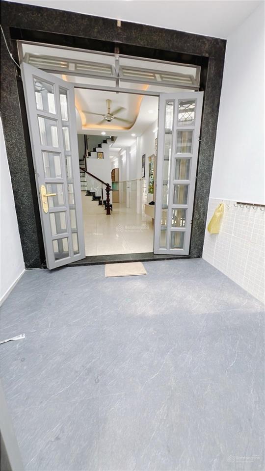 Nhà mới 3 tầng đúc btct 52m2, 4pn, 4wc đoàn văn bơ tt. quận 4 chỉ 5.3 tỷ