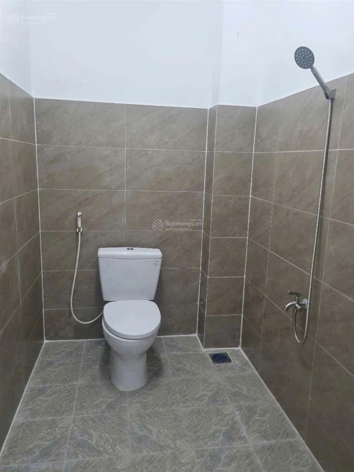 Trả trước 650 tr sang tên, sở hữu nhà lầu mới đẹp 5x25m, đường 11kdc long thạnh hưng trung tâm cg