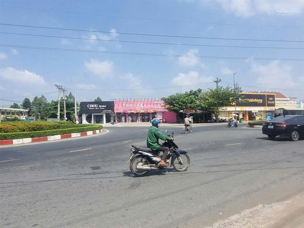 Trả trước 800 tr sang tên, sở hữu nhà lầu 5 x 25  mới 100%, trung tâm chợ gạo