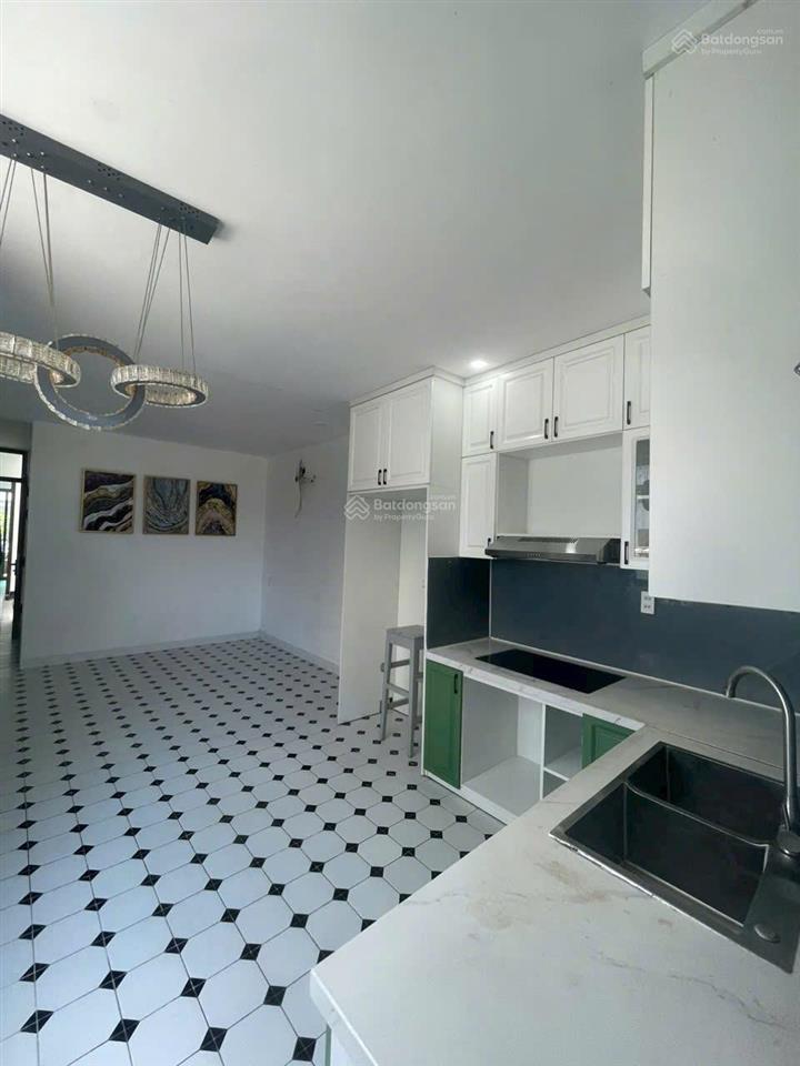 Nhà mới đẹp 3 tầng hẻm hùng vương 8met ngay ngã tư ntmk, vị trí đắc địa khu phố tây chỉ 18,5 tỷ