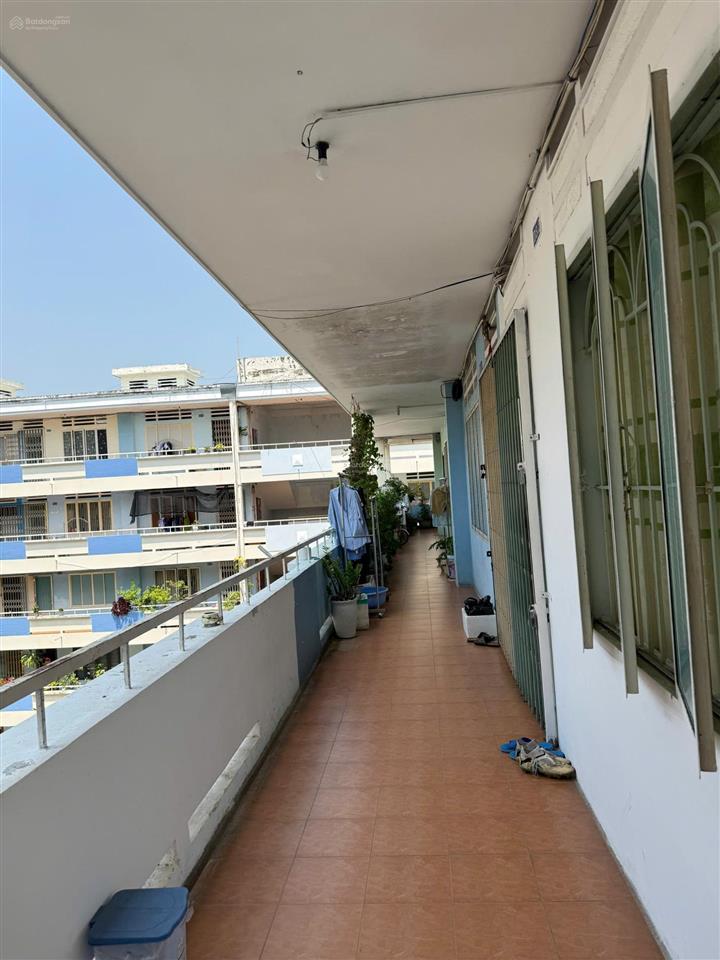 Căn hộ 2 phòng ngủ chung cư chợ đầm block d, mặt phan bội châu chỉ 2,2 tỷ/  0931 800 ***