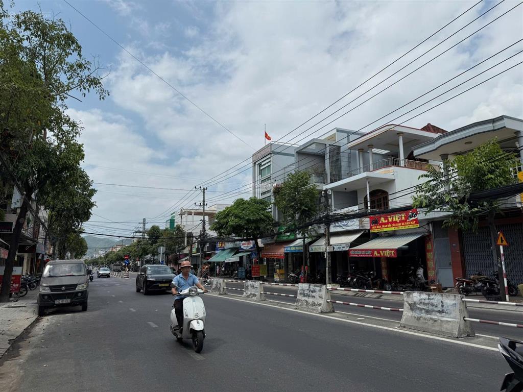 Lô đất 96m2 mặt tiền đường lê hồng phong, phước long đối diện ngân hàng acb chỉ 8,5 tỷ/ 0931 800 ***