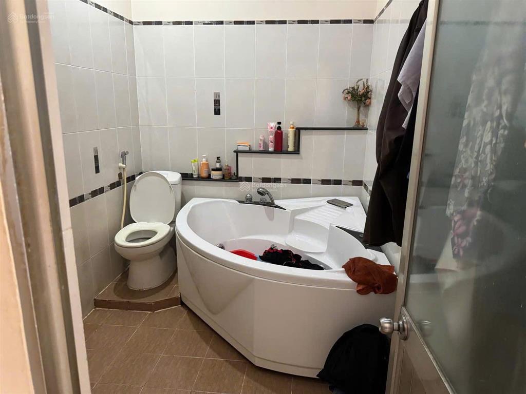 Nhà đẹp 3 tầng nội thất gỗ xịn trung tâm thành phố nha trang chỉ 8,5 tỷ, sổ hồng chính chủ
