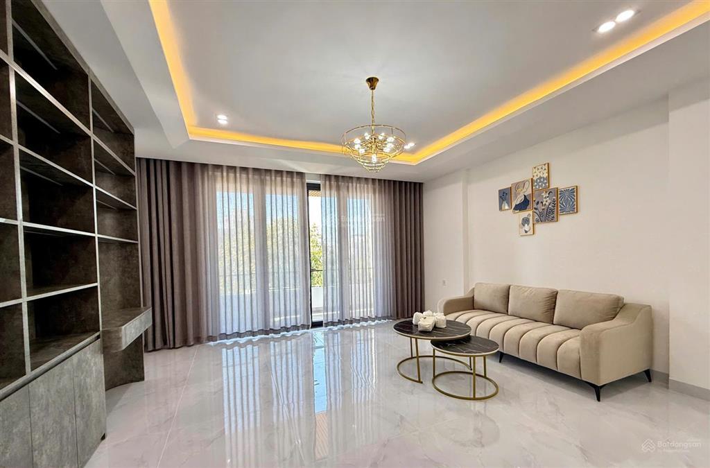 Nhà thiết kế đẹp mới xây có thang máy hiện đại kđt thái hưng chỉ 9,45 tỷ/  0931 800 ***