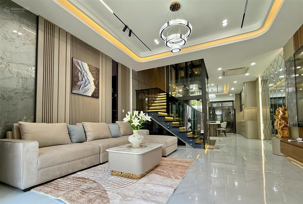 Nhà thiết kế đẹp mới xây có thang máy hiện đại kđt thái hưng chỉ 9,45 tỷ/  0931 800 ***