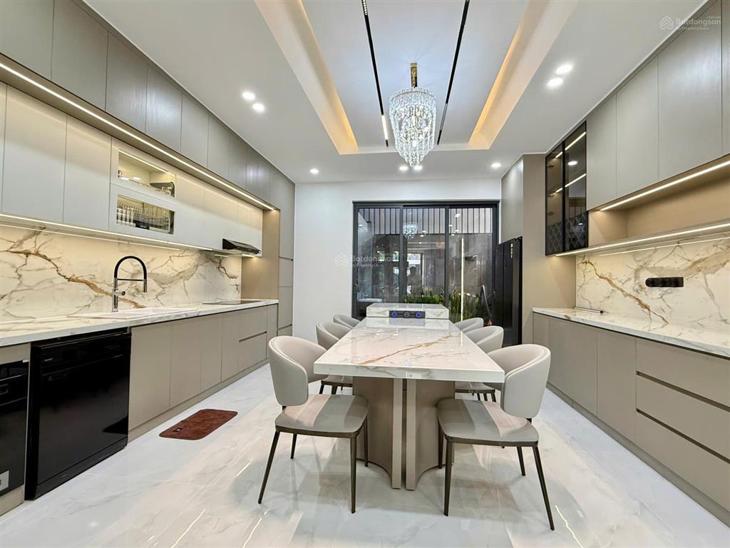 Nhà thiết kế đẹp mới xây có thang máy hiện đại kđt thái hưng chỉ 9,45 tỷ/  0931 800 ***
