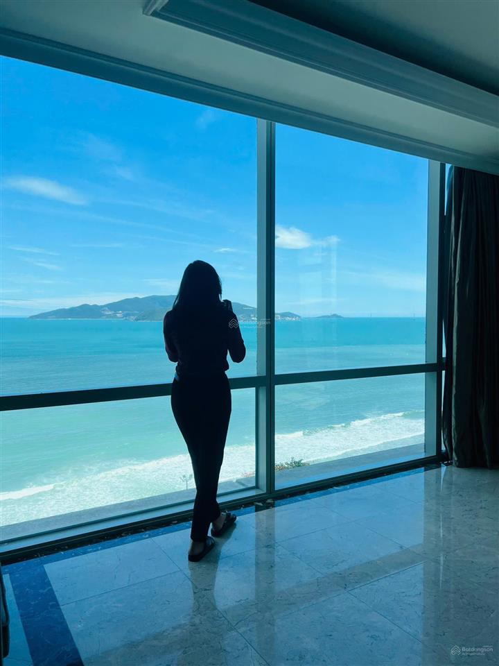 Căn hộ view trực diện biển vip nha trang center chỉ 18 tỷ, tất cả không gian đều thấy biển