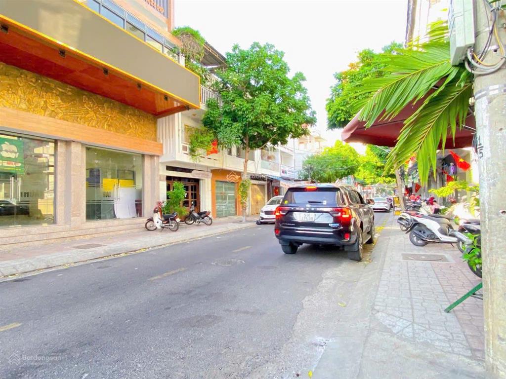 Nhà tttp nha trang, ngang 5,6m mặt tiền đường hoàng văn thụ, gần ngã tư lê thành phương chỉ 20 tỷ