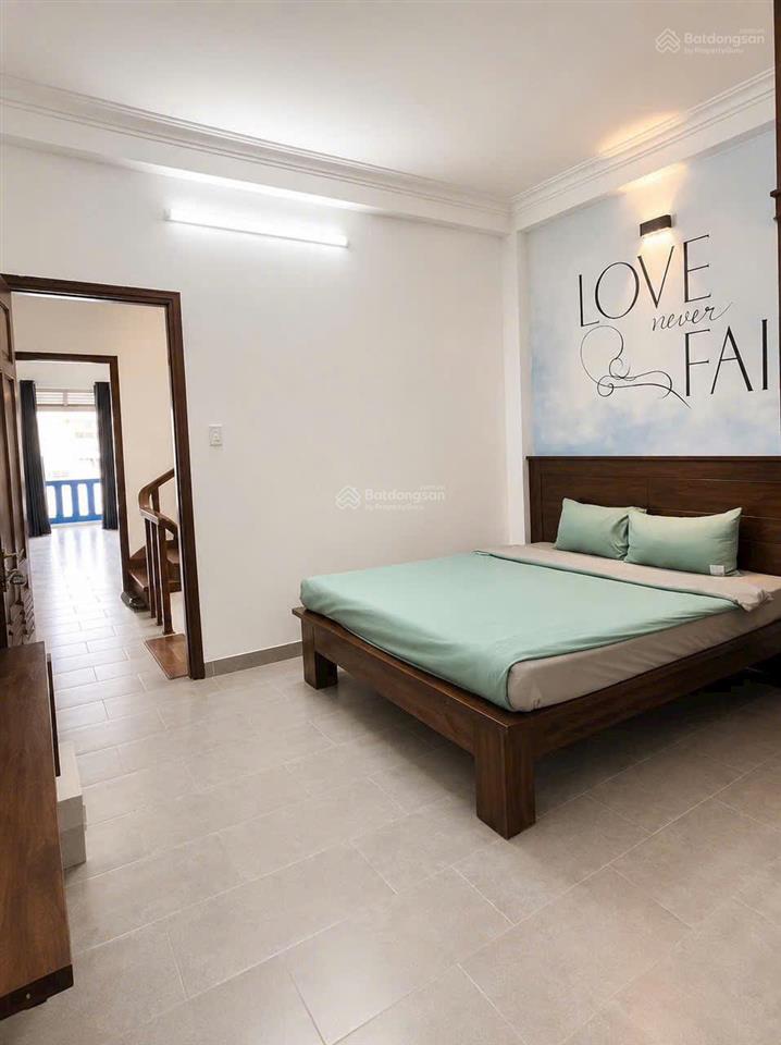 Căn nhà homestay 4,5 tầng view biển hòn chồng đường cao văn bé chỉ 10,5 tỷ/  0931 800 ***
