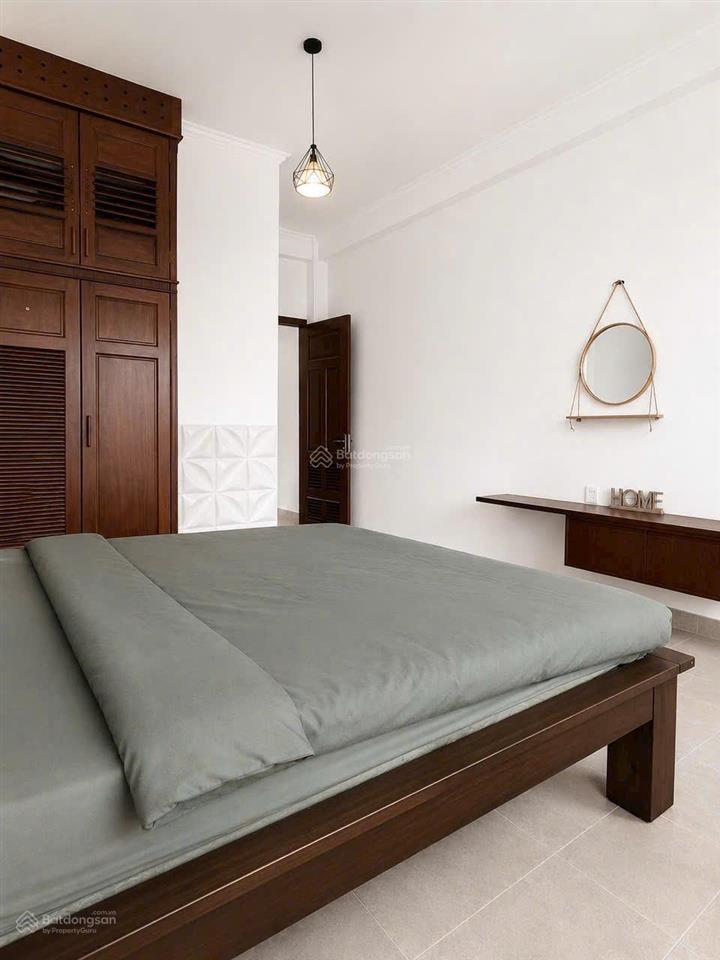 Căn nhà homestay 4,5 tầng view biển hòn chồng đường cao văn bé chỉ 10,5 tỷ/  0931 800 ***