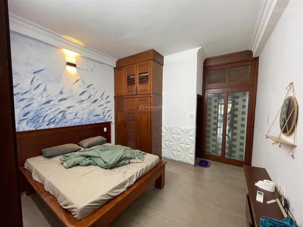 Căn nhà homestay 4,5 tầng view biển hòn chồng đường cao văn bé chỉ 10,5 tỷ/  0931 800 ***