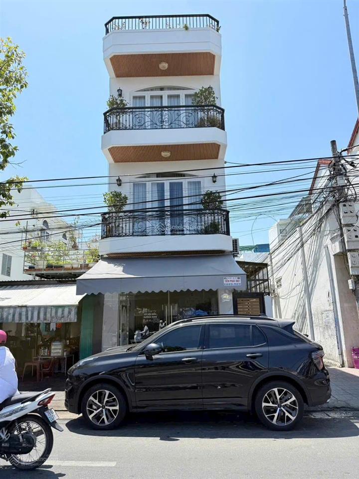 Nhà mới đẹp 4 tầng mặt tiền đường lê hồng phong phong, phước hải ngang 5,5met chỉ 13.9 tỷ