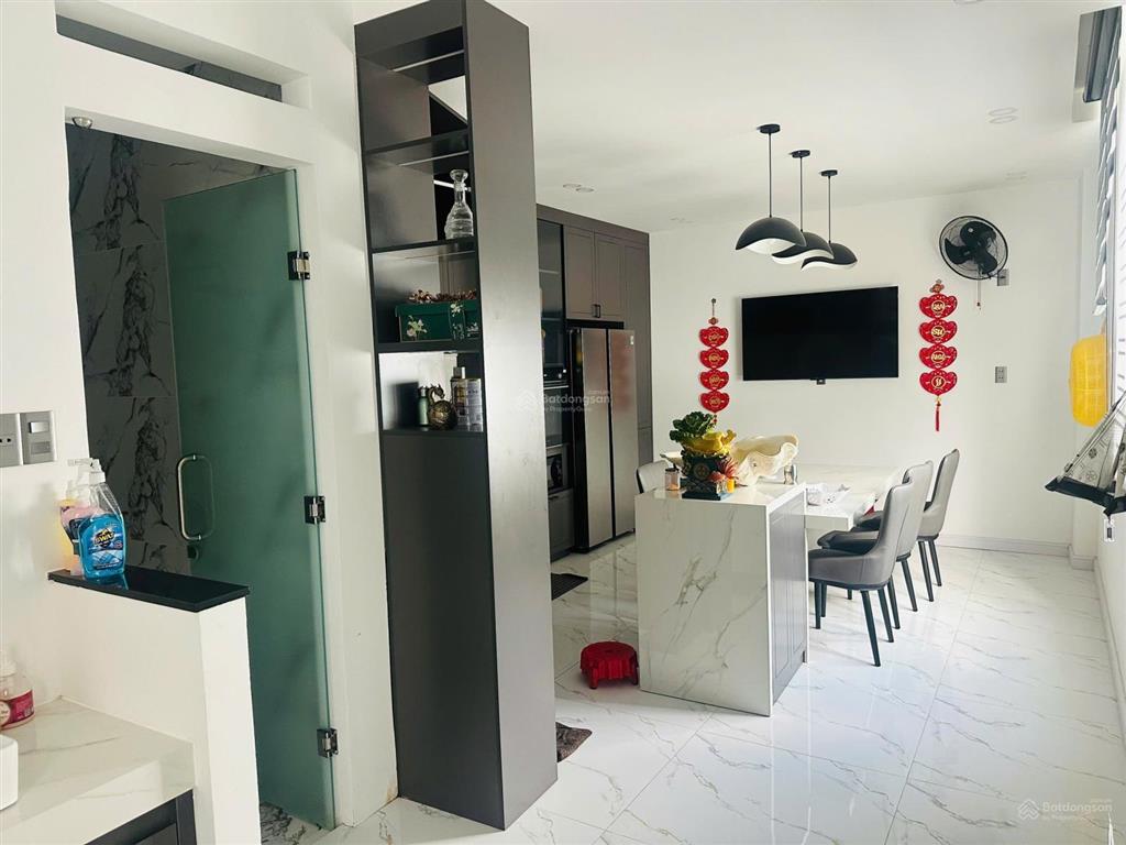 Nhà mới đẹp 4 tầng mặt tiền đường lê hồng phong phong, phước hải ngang 5,5met chỉ 13.9 tỷ