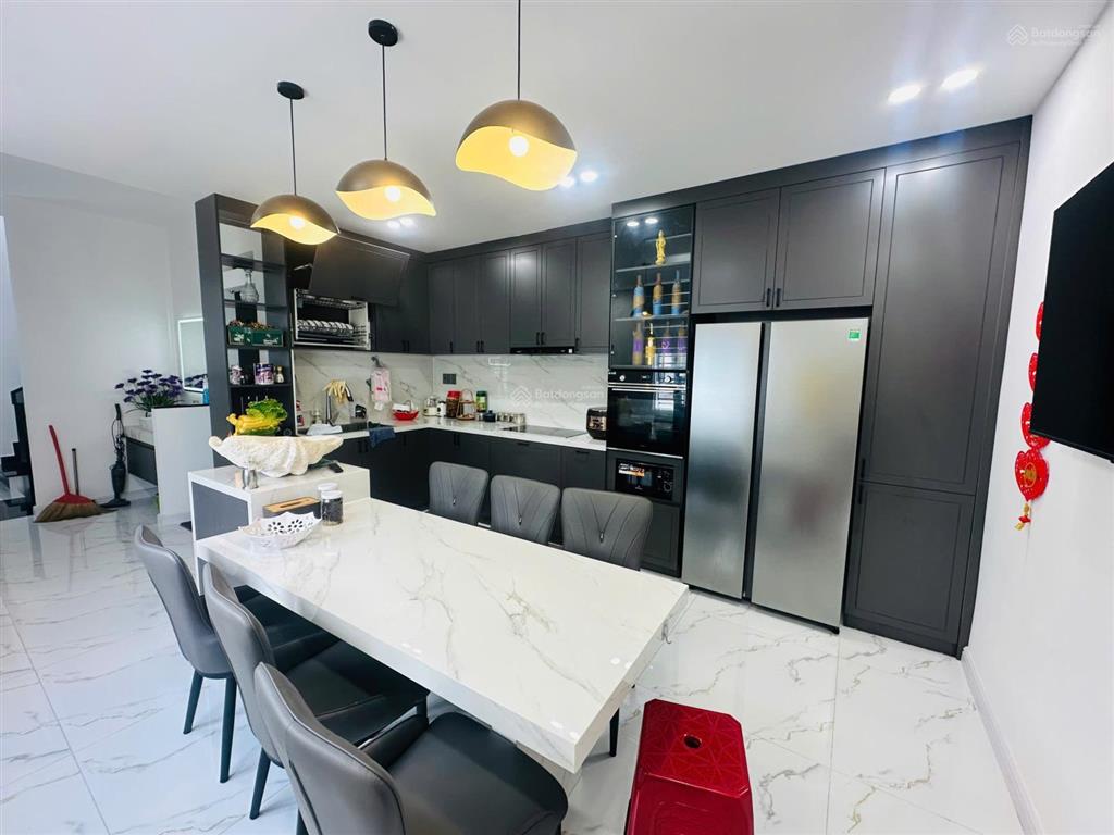 Nhà mới đẹp 4 tầng mặt tiền đường lê hồng phong phong, phước hải ngang 5,5met chỉ 13.9 tỷ