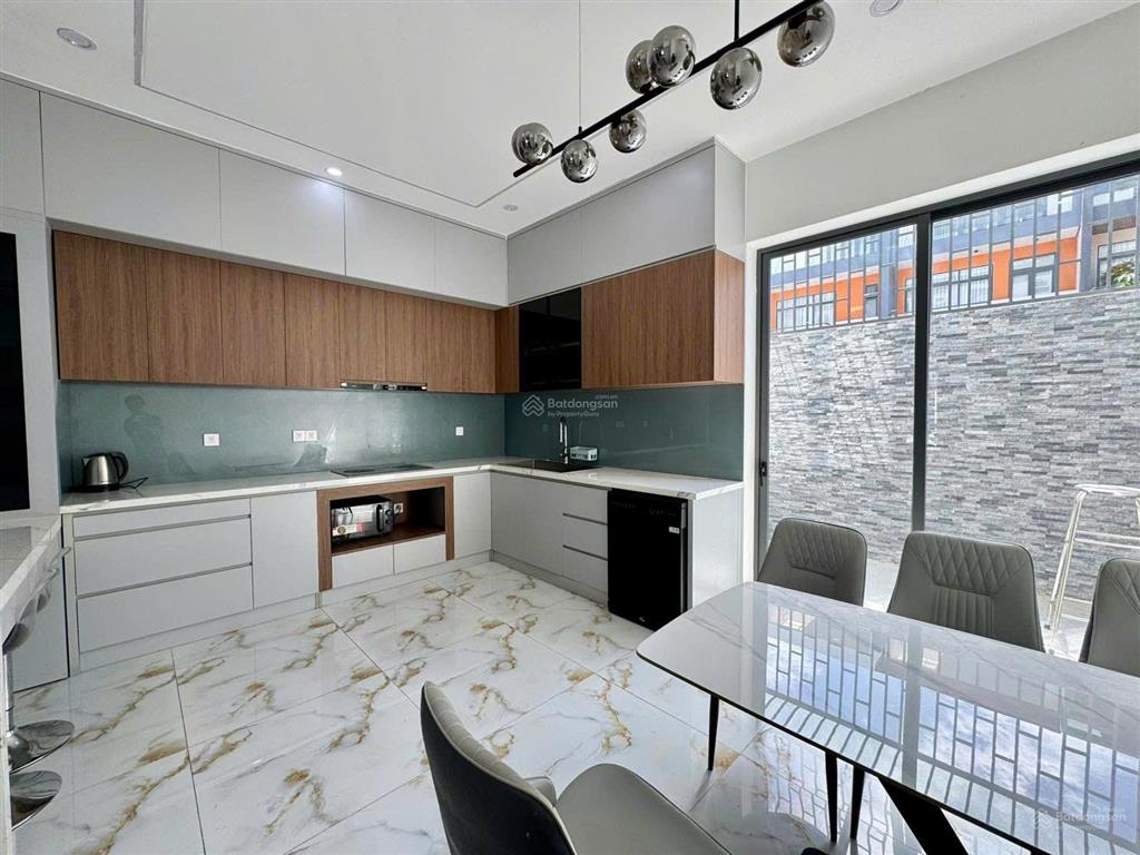 Chỉ 8 tỷ 150 sở hữu căn nhà full nội thất gói 8 kđt mỹ gia the capella 2 mặt thoáng, full nội thất