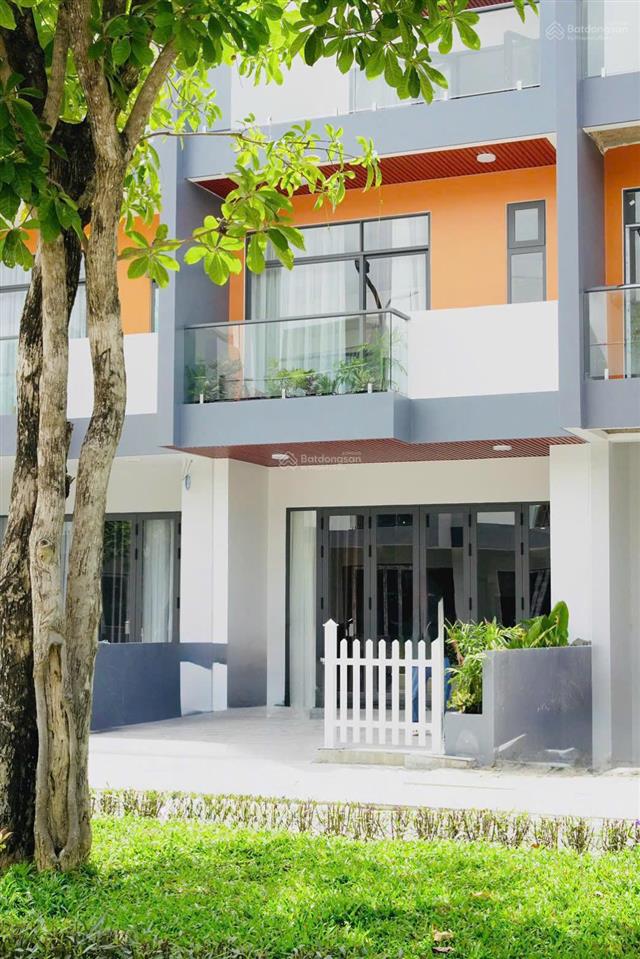 Căn nhà 2 mặt thoáng kđt mỹ gia gói 8 gần hồ bơi the capella giá rất tốt chỉ 6,5 tỷ/  0931 800 ***
