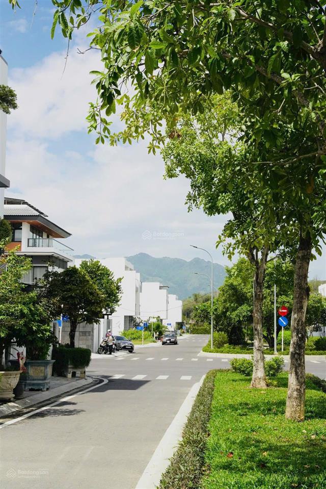 Căn nhà 2 mặt thoáng kđt mỹ gia gói 8 gần hồ bơi the capella giá rất tốt chỉ 6,5 tỷ/  0931 800 ***