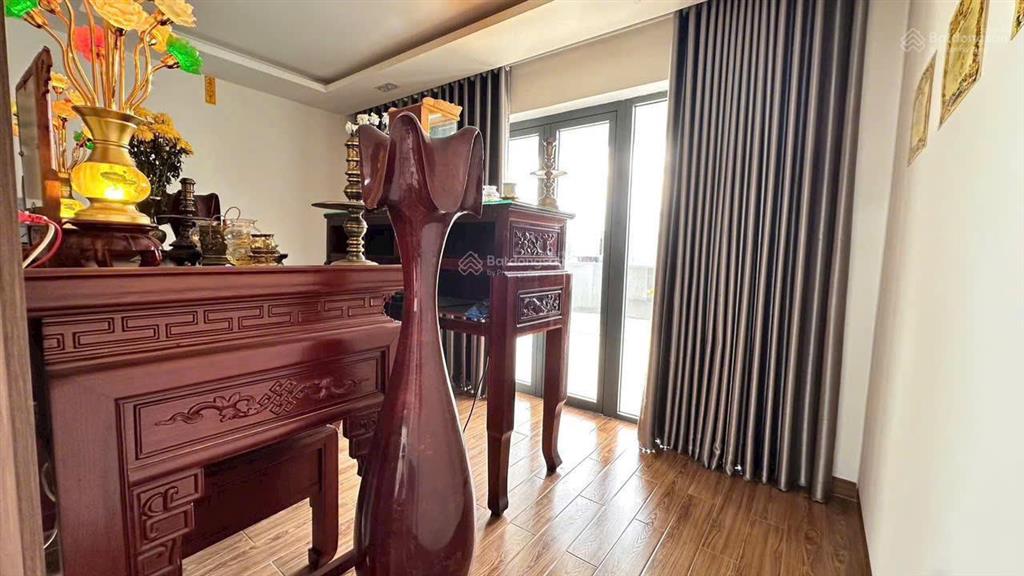 Chỉ 8 tỷ sở hữu căn nhà đẹp hướng đông nam, full nội thất xịn gói 8 mỹ gia gần hồ bơi.
