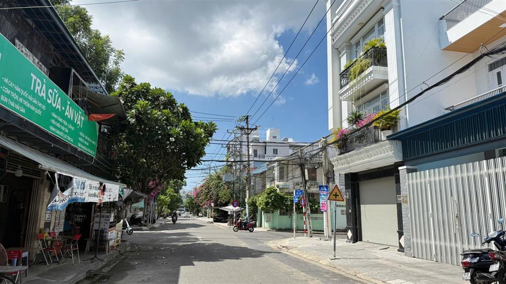 Căn nhà phố 4 tầng mới đẹp mặt tiền đường lê chân, tttp nha trang chỉ 12 tỷ/0931 800 ***