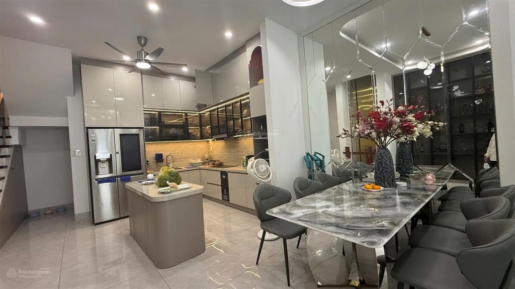 Căn nhà phố 4 tầng mới đẹp mặt tiền đường lê chân, tttp nha trang chỉ 12 tỷ/0931 800 ***