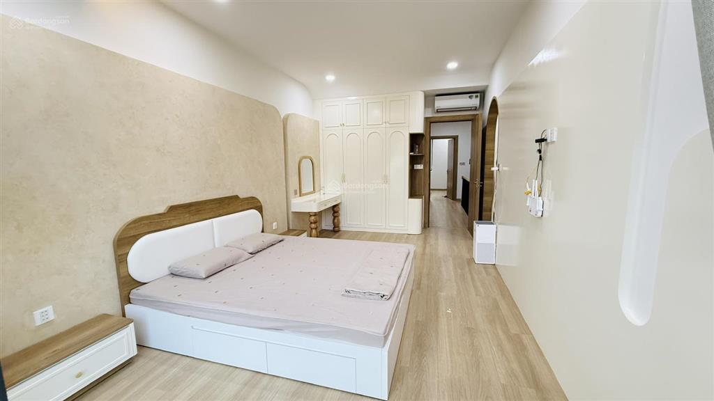 Nhà đẹp đối diện công viên hoa giấy đường 59 cách hồ bơi capella chỉ 1 căn biệt thự  chỉ 9,3 tỷ