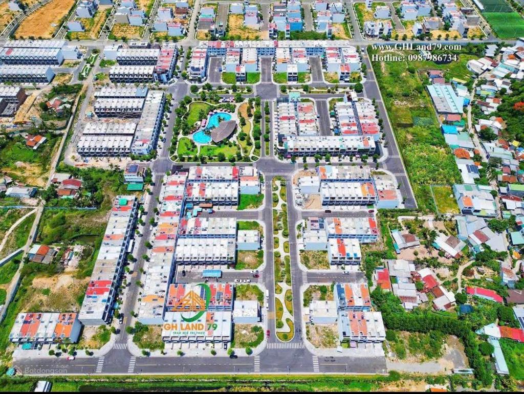 Nhà đẹp đối diện công viên hoa giấy đường 59 cách hồ bơi capella chỉ 1 căn biệt thự  chỉ 9,3 tỷ
