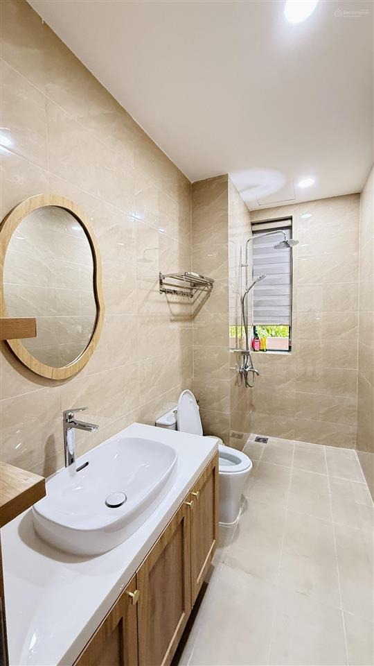 Nhà đẹp đối diện công viên hoa giấy đường 59 cách hồ bơi capella chỉ 1 căn biệt thự  chỉ 9,3 tỷ