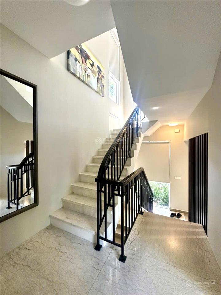 Cần bán căn villa premier 4 phòng ngủ, 3 tầng, dt đất 448m2  0973 577 ***