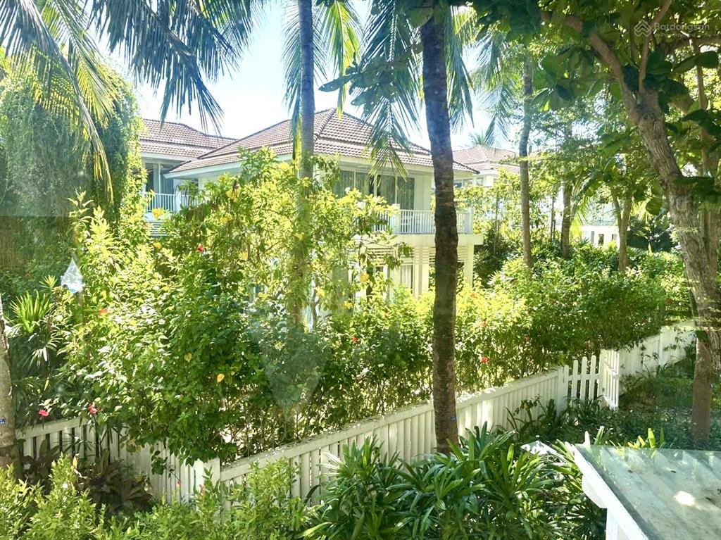 Cần bán căn villa premier 4 phòng ngủ, 3 tầng, dt đất 448m2  0973 577 ***