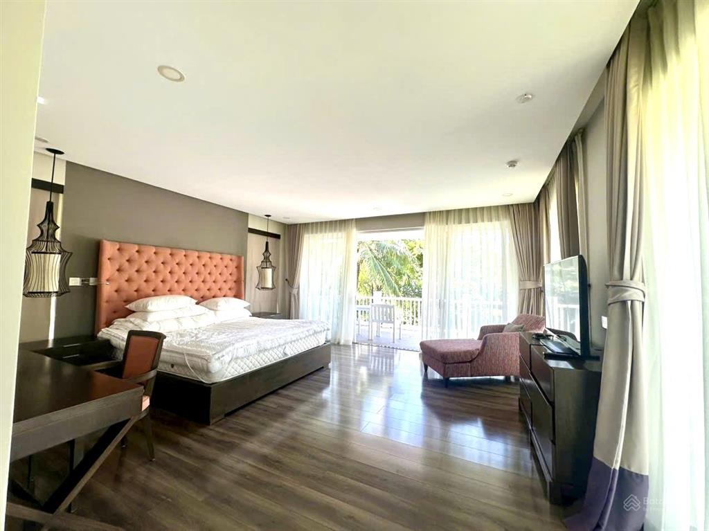 Cần bán căn villa premier 4 phòng ngủ, 3 tầng, dt đất 448m2  0973 577 ***